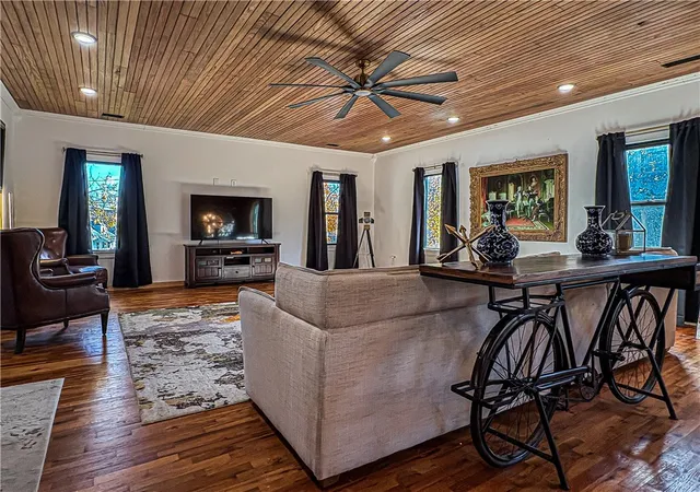 Photo 3 of Single family home for sale at 510 E Madison Ave, Berryville, AR 72616 | MLS# 1328585 | Listing updated on 2026-10-02