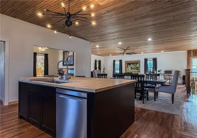 Photo 4 of Single family home for sale at 510 E Madison Ave, Berryville, AR 72616 | MLS# 1328585 | Listing updated on 2026-10-02