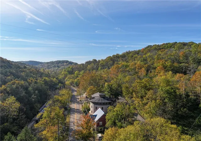 56th image of 75 Hillside Ave, Eureka Springs, AR 72632 | MLS# 1328838