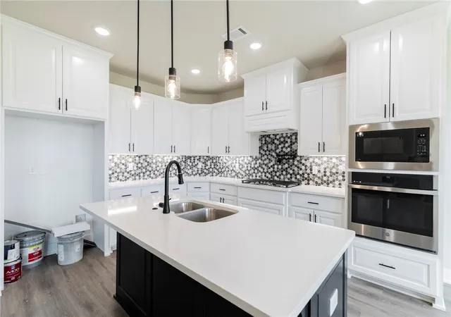 Photo 4 of Single family home for sale at 808 W Kelley Ann St, Siloam Springs, AR 72761 | MLS# 1330675 | Listing updated on 2026-08-14