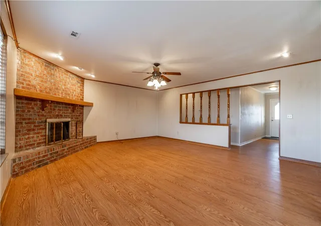 Photo 4 of Sale Pending at 850 S Chateau Dr, Rogers, AR 72758 | MLS# 1330714 | Listing updated on 2026-08-25