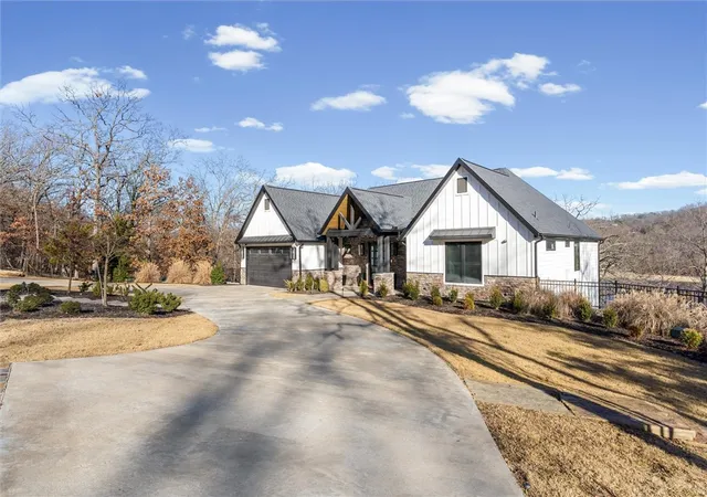 Photo 2 of Sale Pending at 497 Honey Crk Rd, Eureka Springs, AR 72631 | MLS# 1331324 | Listing updated on 2026-08-21