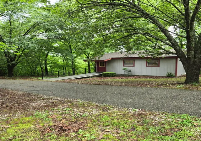 Photo 2 of Sale Pending at 56 Thompson Ln, Noel, MO 64854 | MLS# 1332647 | Listing updated on 2026-08-19