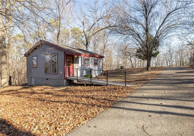 Photo 3 of Sale Pending at 56 Thompson Ln, Noel, MO 64854 | MLS# 1332647 | Listing updated on 2026-08-19