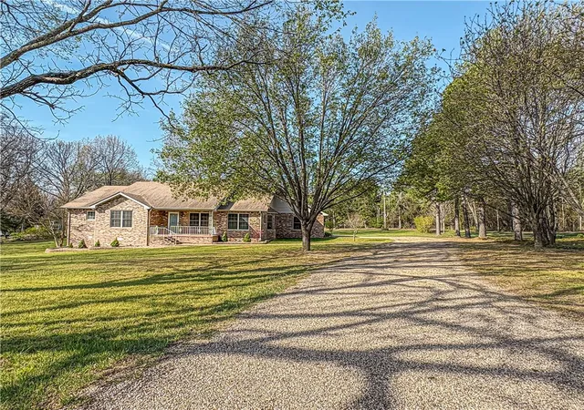 3rd image of 450 Crest Loop, Gassville, AR 72635 | MLS# 1333378