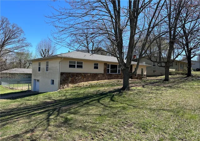2nd image of 601 Tamarind St, Harrison, AR 72601 | MLS# 1334540