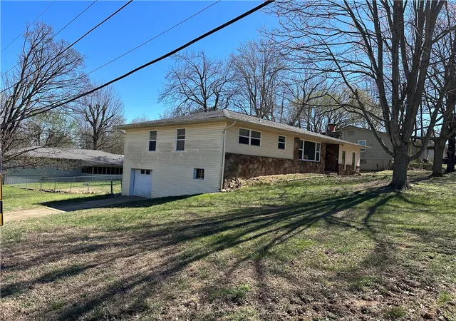 Photo 3 of Single family home for sale at 601 Tamarind St, Harrison, AR 72601 | MLS# 1334540 | Listing updated on 2026-08-20