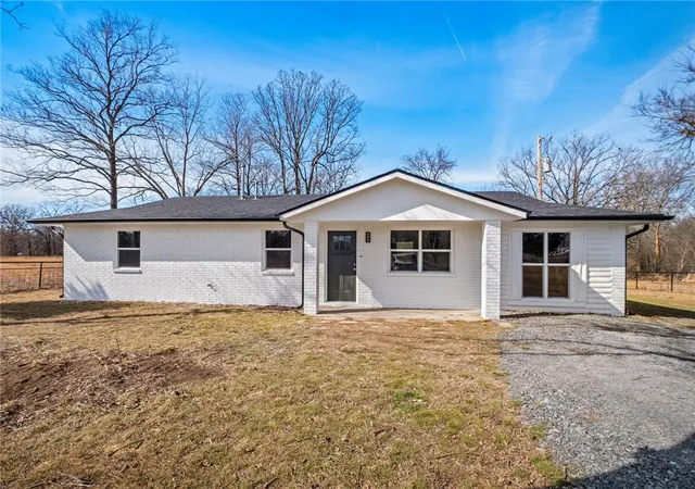 Photo 2 of Sale Pending at 15359 N Medlin Rd, Hulbert, OK 74441 | MLS# 1334954 | Listing updated on 2026-08-19