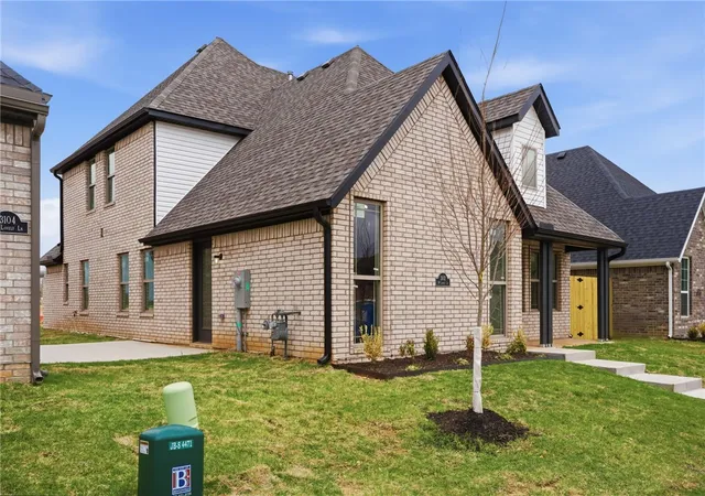 Photo 2 of Single family home for sale at 3102 Sw Lovely Ln, Bentonville, AR 72713 | MLS# 1335129 | Listing updated on 2026-09-16