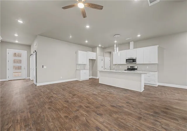 Photo 3 of Single family home for sale at 2 Celtic Ln, Bella Vista, AR 72714 | MLS# 1337278 | Listing updated on 2026-08-26