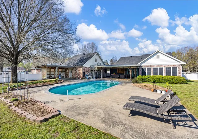 4th image of 13 Hickory Ln, Clarksville, AR 72830 | MLS# 1337560