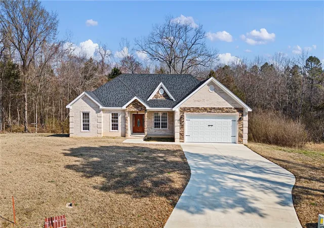 Photo 2 of Sale Pending at 125 Rachel Cir, Russellville, AR 72802 | MLS# 1337637 | Listing updated on 2026-08-25