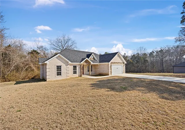 Photo 3 of Sale Pending at 125 Rachel Cir, Russellville, AR 72802 | MLS# 1337637 | Listing updated on 2026-08-25
