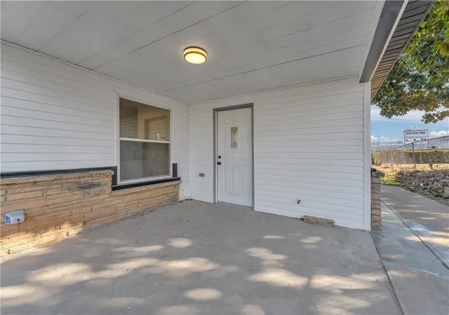 4th image of 402 Phillips Ave, Huntsville, AR 72740 | MLS# 1337260