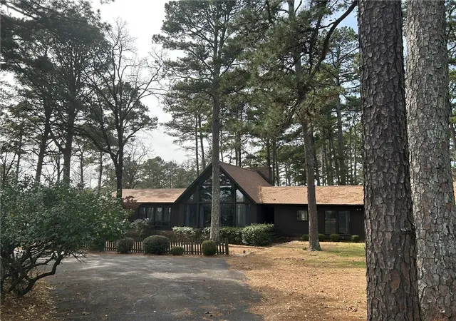 2nd image of 216 Quarry Rd, Russellville, AR 72802 | MLS# 1336705