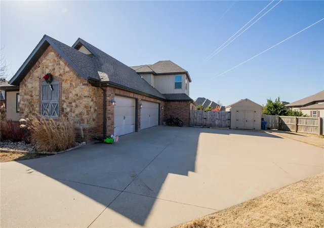 Photo 3 of Single family home for sale at 2803 SW Aster Way, Bentonville, AR 72713 | MLS# 1337206 | Listing updated on 2026-08-20