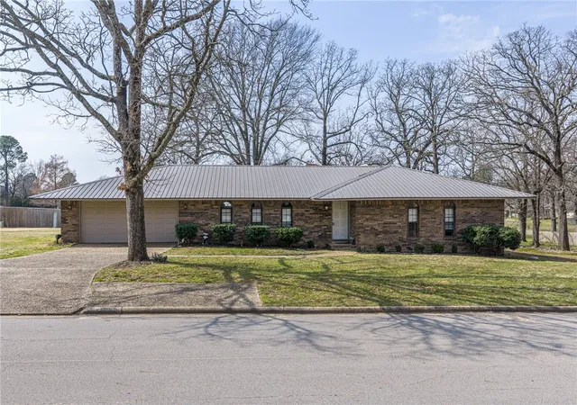 1st image of 10008 Essex Pl, Fort Smith, AR 72908 | MLS# 1338053