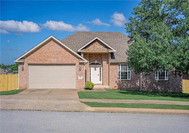 Photo 1 of Single family home for sale at 3701 Sw Osprey Dr, Bentonville, AR 72713 | MLS# 1337938 | Listing updated on 2026-08-25
