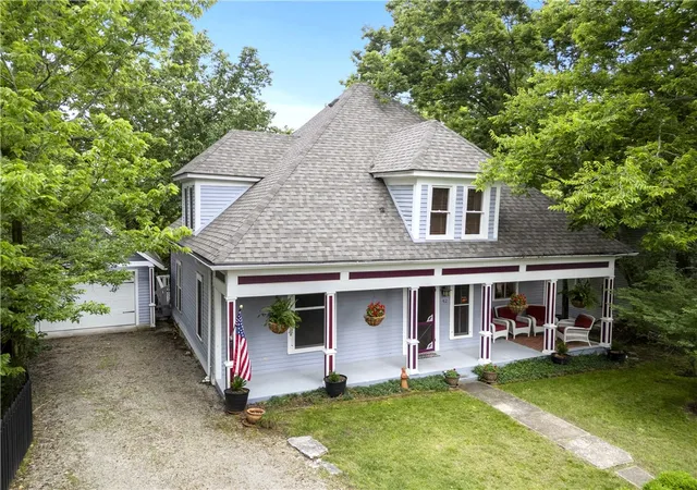 2nd image of 42 Vaughn St, Eureka Springs, AR 72632 | MLS# 1338203