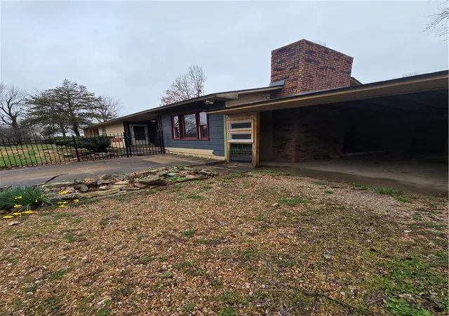 Photo 2 of Single family home for sale at 19304 Hillcrest Ln, Cassville, MO 65625 | MLS# 1338467 | Listing updated on 2026-09-21