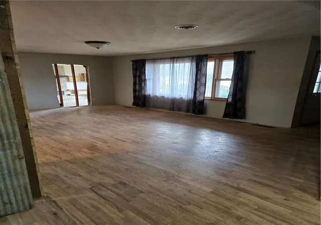 Photo 3 of Single family home for sale at 19304 Hillcrest Ln, Cassville, MO 65625 | MLS# 1338467 | Listing updated on 2026-09-21