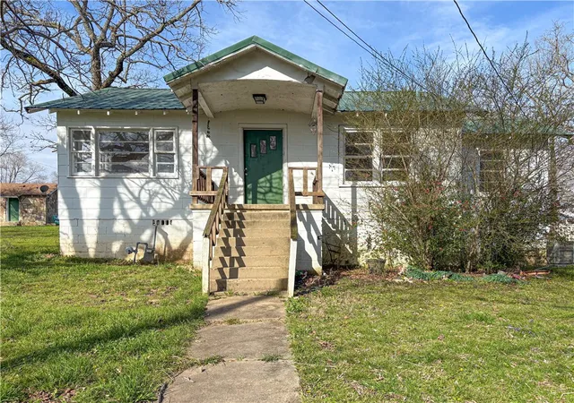 Photo 1 of Single family home for sale at 408 N Estes Ave, Yellville, AR 72687 | MLS# 1339812 | Listing updated on 2026-08-24