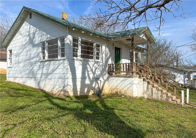 Photo 2 of Single family home for sale at 408 N Estes Ave, Yellville, AR 72687 | MLS# 1339812 | Listing updated on 2026-08-24