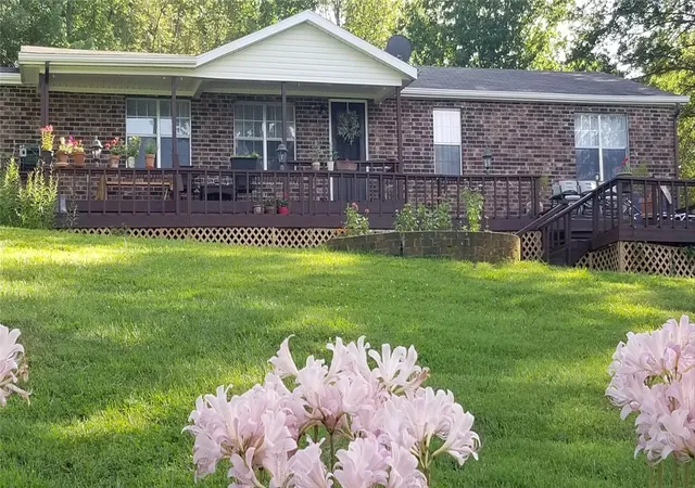 Photo 1 of Single family home for sale at 101 Campbell Rd, Fayetteville, AR 72701 | MLS# 1339620 | Listing updated on 2026-08-21