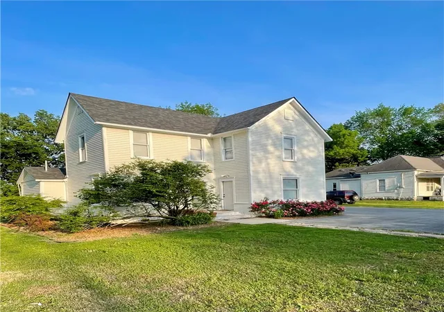 Photo 2 of Multi family home for sale at 515 S Washington St, Siloam Springs, AR 72761 | MLS# 1343011 | Listing updated on 2026-08-21