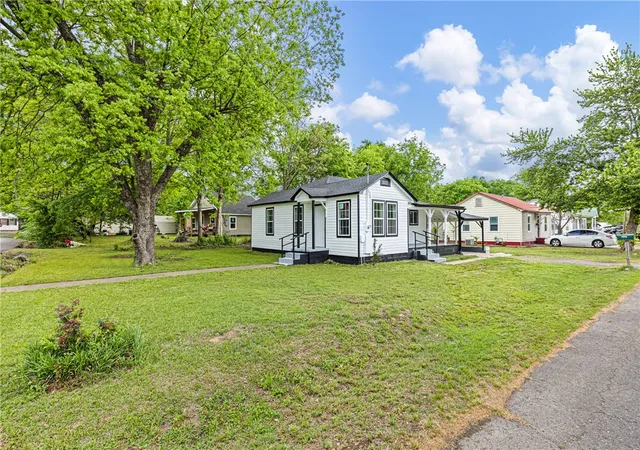 Photo 3 of Single family home for sale at 501 7th Street, Danville, AR 72833 | MLS# 1343324 | Listing updated on 2026-08-23
