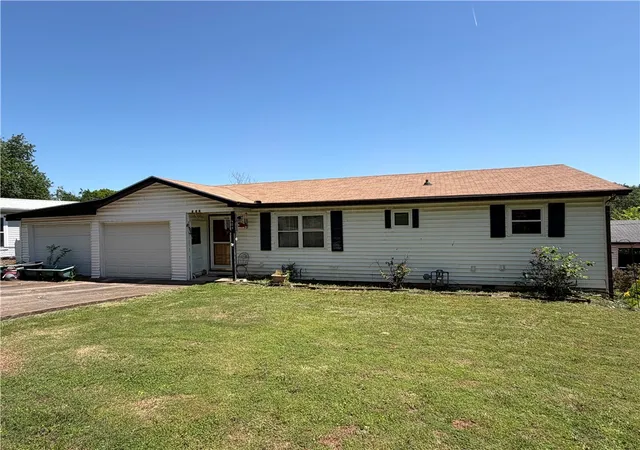 1st image of 604 Missouri Pl, Huntsville, AR 72740 | MLS# 1343406