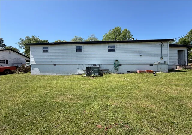 3rd image of 604 Missouri Pl, Huntsville, AR 72740 | MLS# 1343406