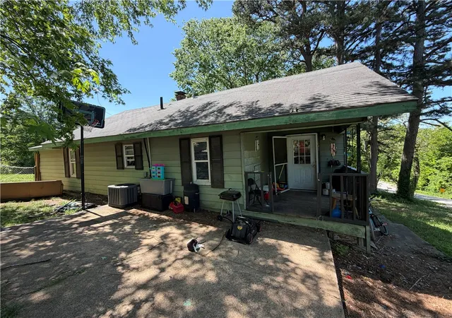 1st image of 611 N Hughes St, Huntsville, AR 72740 | MLS# 1343430