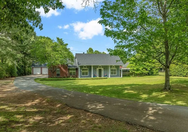 Photo 3 of Sale Pending at 1710 Steele Rd, Tontitown, AR 72762 | MLS# 1343898 | Listing updated on 2026-08-19