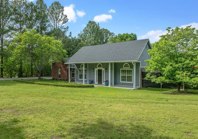 Photo 3 of Sale Pending at 1710 Steele Rd, Tontitown, AR 72762 | MLS# 1343898 | Listing updated on 2026-08-19