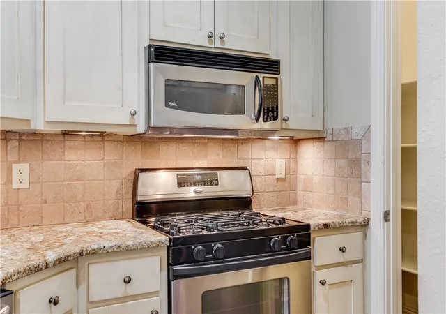 Photo 4 of Sale Pending at 2712 S Everest Ave, Rogers, AR 72758 | MLS# 1343814 | Listing updated on 2026-08-21