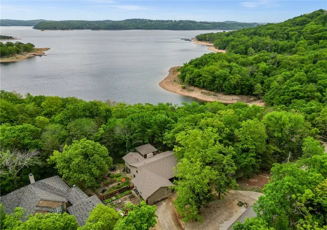 Photo 3 of Sale Pending at 11920 White Oak Dr, Garfield, AR 72732 | MLS# 1344350 | Listing updated on 2026-08-24