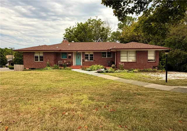 1st image of 2227 N College Ave, Fayetteville, AR 72703 | MLS# 1344681