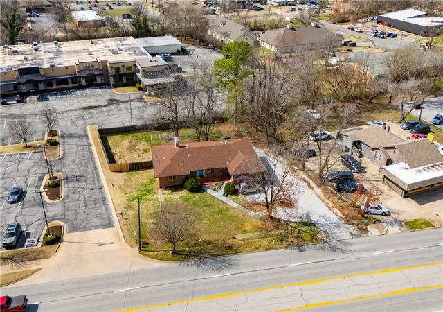 2nd image of 2227 N College Ave, Fayetteville, AR 72703 | MLS# 1344681