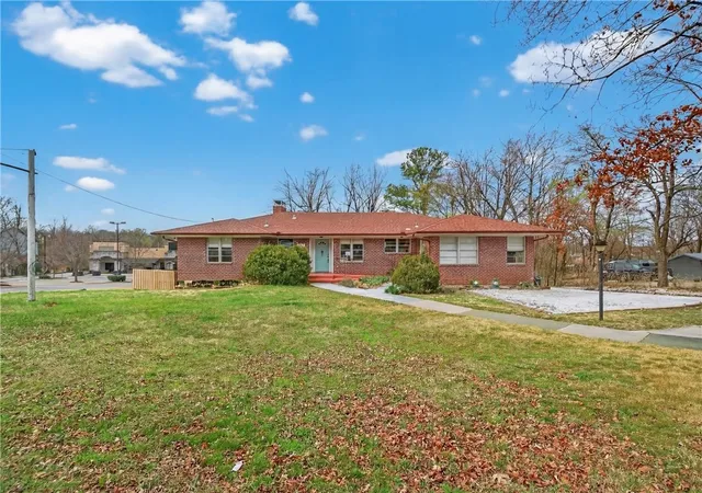 4th image of 2227 N College Ave, Fayetteville, AR 72703 | MLS# 1344681