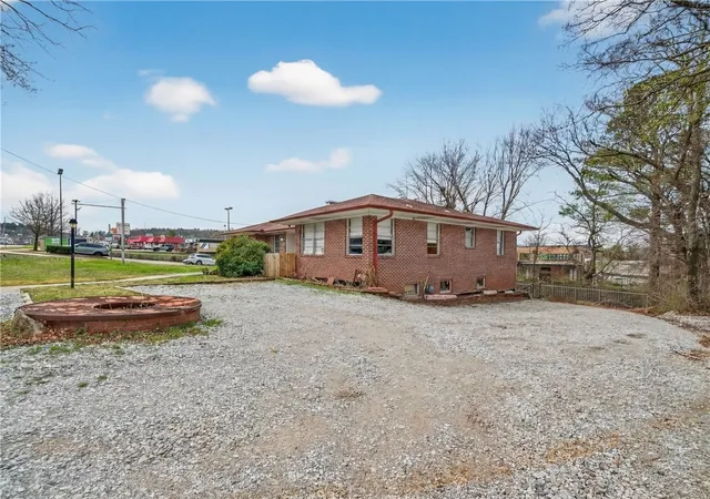 5th image of 2227 N College Ave, Fayetteville, AR 72703 | MLS# 1344681