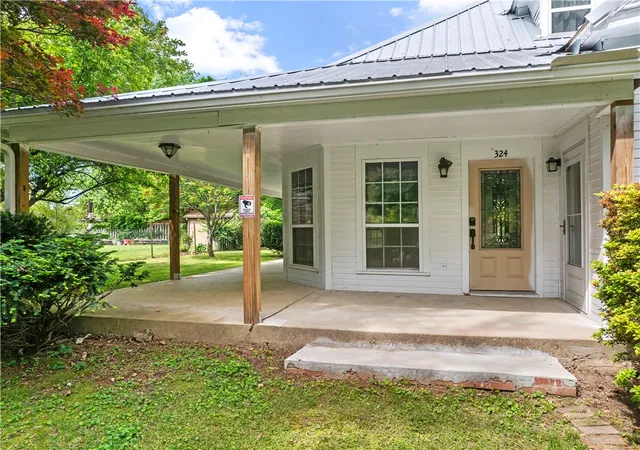 2nd image of 324 N Cherry St, Harrison, AR 72601 | MLS# 1344293