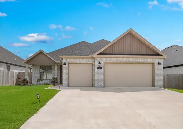 Photo 1 of Single family home for sale at 711 Merryfield St, Bentonville, AR 72713 | MLS# 1344477 | Listing updated on 2026-08-19