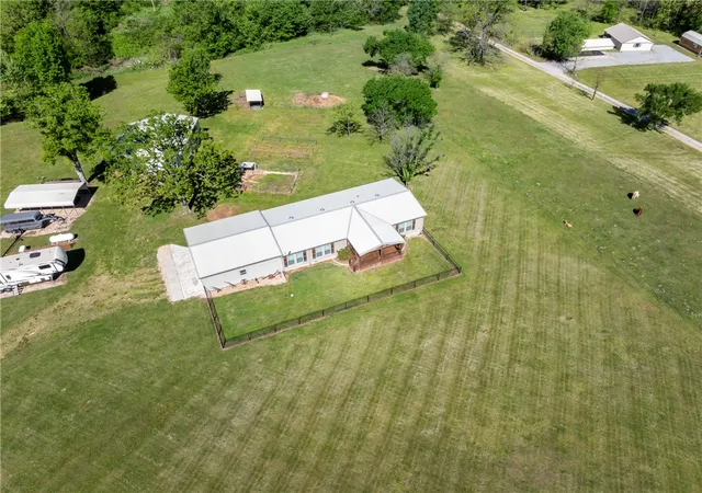 Photo 4 of Manufactured home for sale at 17011 Ross Rd, Sulphur Springs, AR 72768 | MLS# 1344546 | Listing updated on 2026-08-19