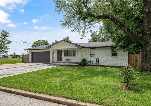 Photo 20 of Single family home for sale at 1004 Se 10th Street, Bentonville, AR 72712 | MLS# 1343774 | Listing updated on 2026-08-24