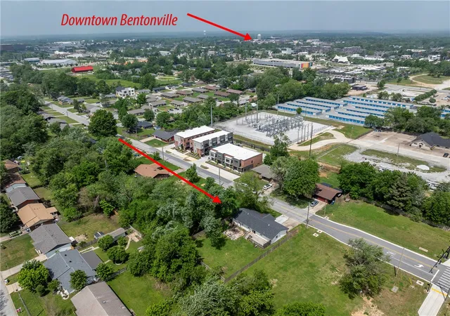 Photo 3 of Single family home for sale at 1004 SE 10th Street, Bentonville, AR 72712 | MLS# 1343774 | Listing updated on 2026-08-24