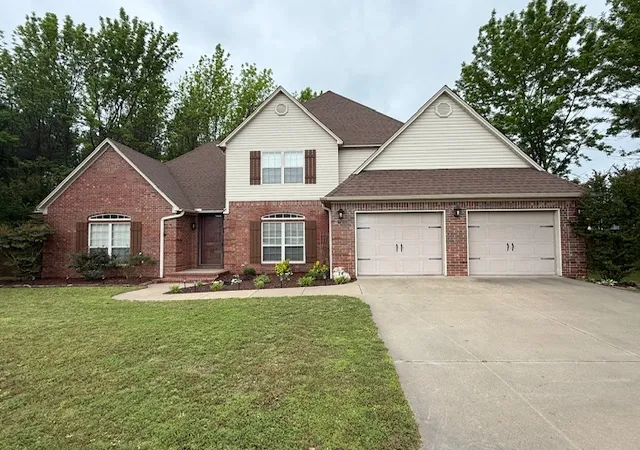 1st image of 28 Angelfish Ct, Russellville, AR 72802 | MLS# 1345237