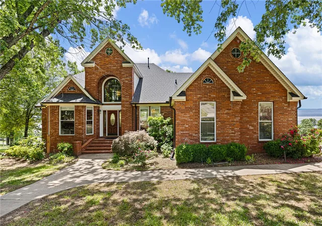 Photo 1 of Single family home for sale at 8 E Ridgeline Dr, Russellville, AR 72802 | MLS# 1344469 | Listing updated on 2026-08-25
