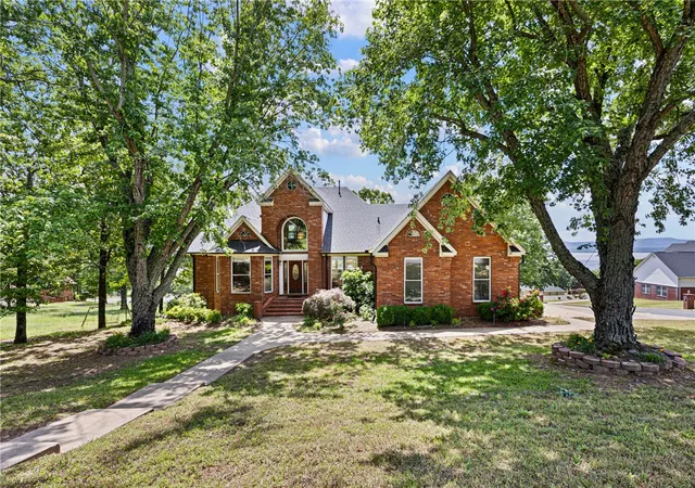 Photo 4 of Single family home for sale at 8 E Ridgeline Dr, Russellville, AR 72802 | MLS# 1344469 | Listing updated on 2026-08-25