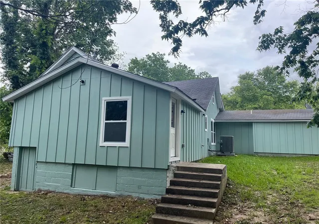 4th image of 202 Parrott Dr, Huntsville, AR 72740 | MLS# 1345480